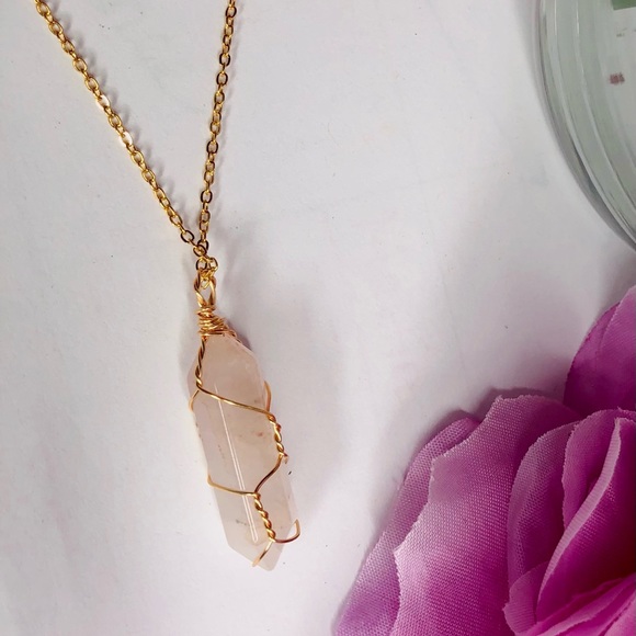 Stone Pendent Necklace 💋 - Picture 5 of 6